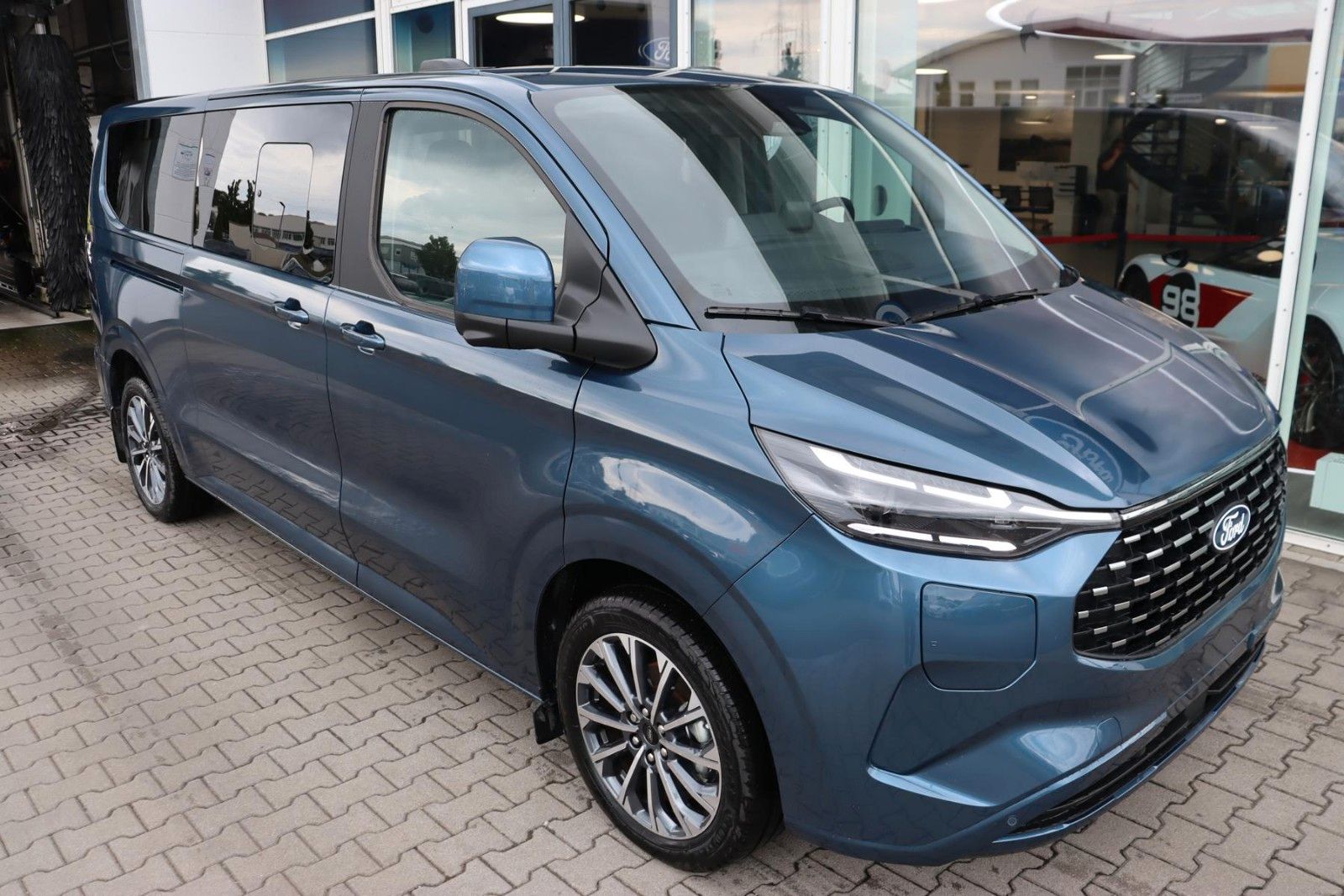 Ford Tourneo Custom Titanium X PHEV 340 L2 0,0% FIN* imagem 2