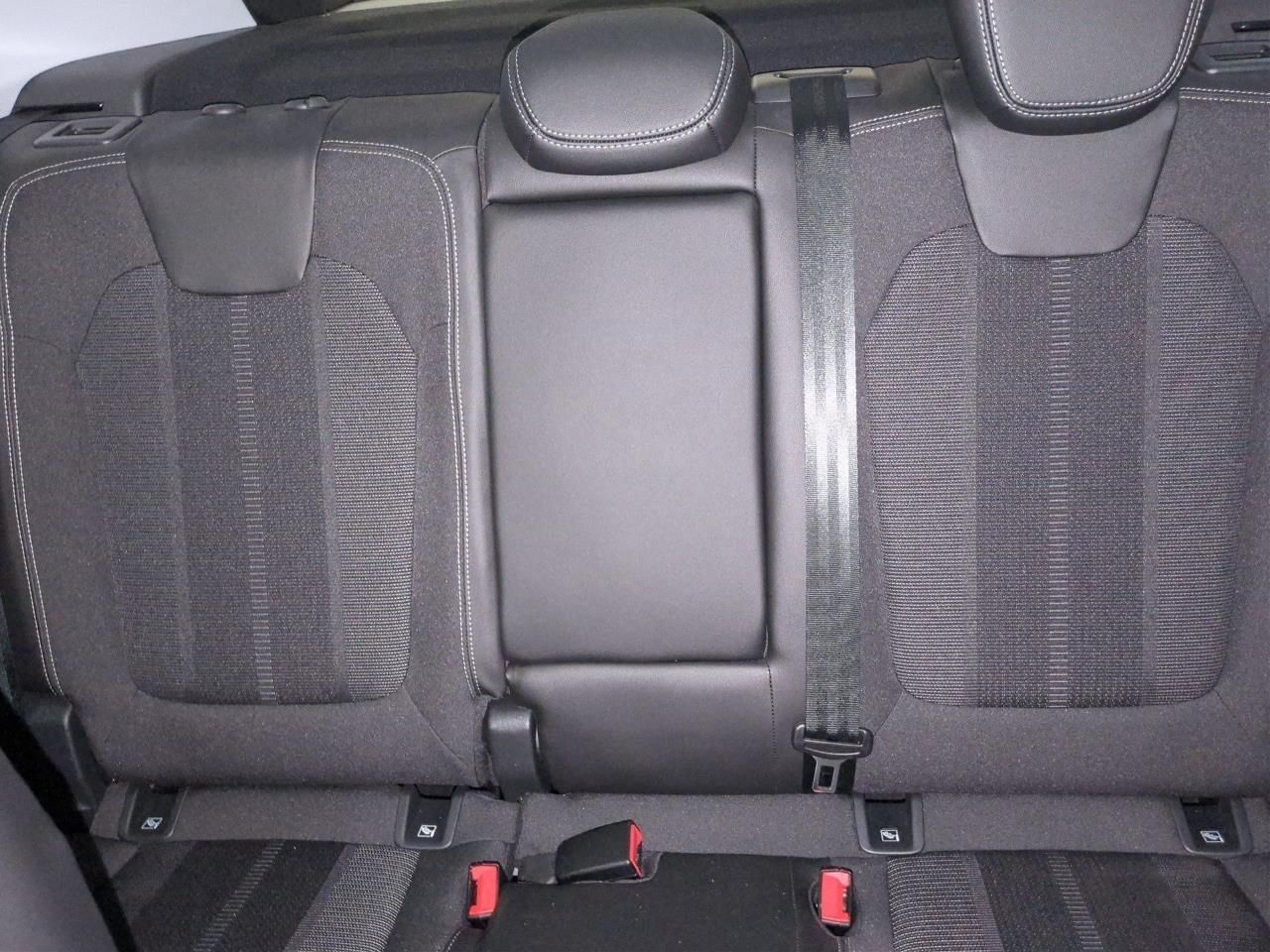 Fahrzeugabbildung Opel Grandland 1.2T GS - Navi, Bluetooth, Sitzhzg.