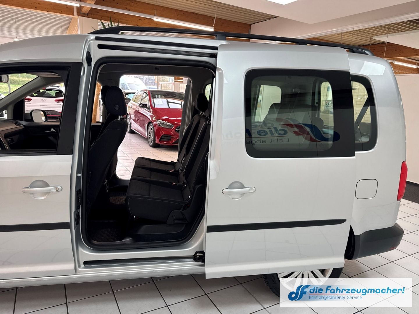 Fahrzeugabbildung Volkswagen Caddy Maxi Trendline BMT AHK Navi Mehrzonenklima