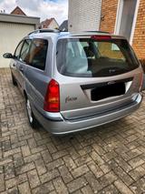 Ford ford focus Turnier 1,6 Benzin - Ford Focus aus 2002: Turnier