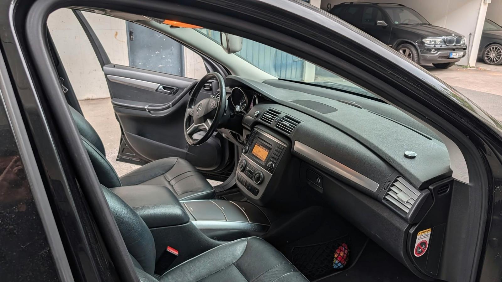 Mercedes-Benz R350 2010 — photo 7