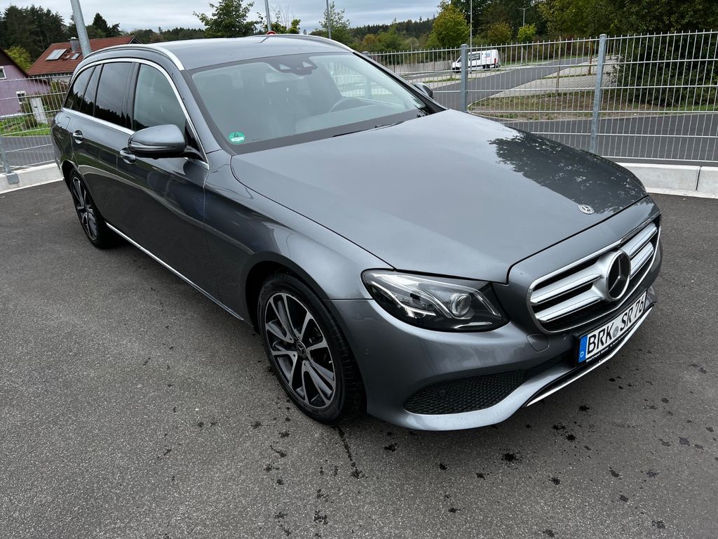 Image of Mercedes-Benz E 350