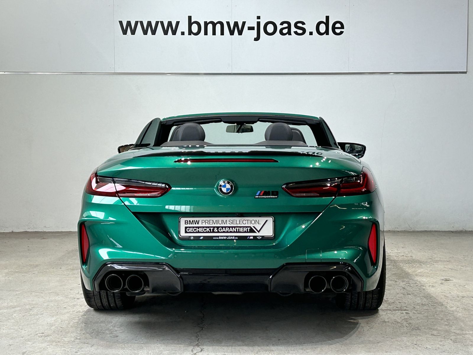 Fahrzeugabbildung BMW M8 Competition Cabrio xDrive B&W M Carbon Paket,