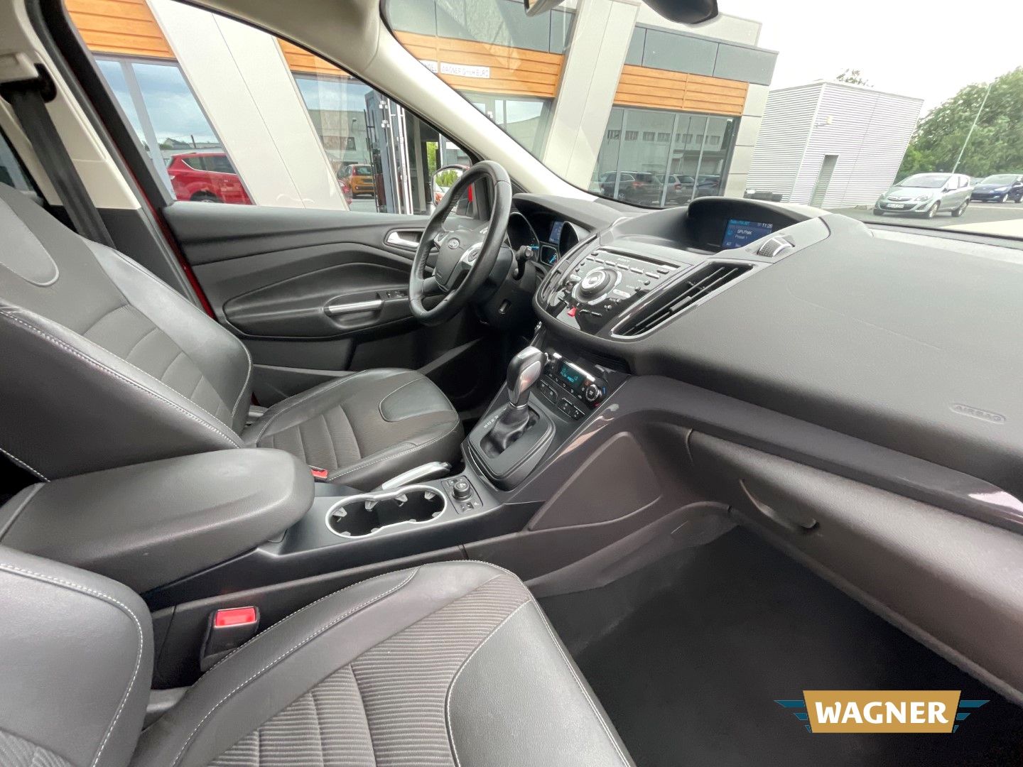 Fahrzeugabbildung Ford Kuga Individual Klimaautomatik Automatik