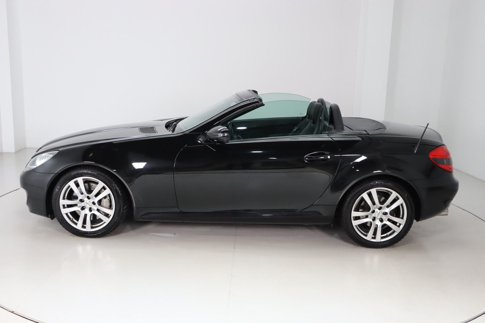 Fahrzeugabbildung Mercedes-Benz SLK 200 KOMPRESSOR * Airscarf * SHZ * Bi-Xenon