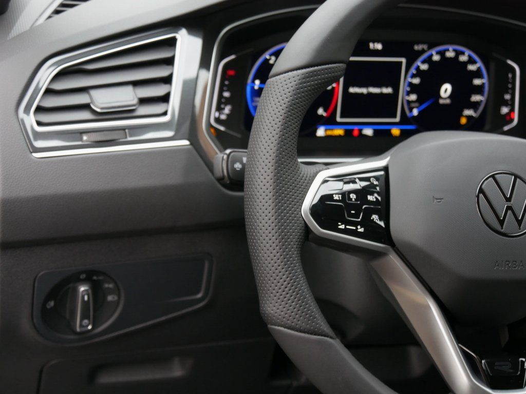 Fahrzeugabbildung Volkswagen Tiguan 2.0 TDI AppConnect SHZ ACC