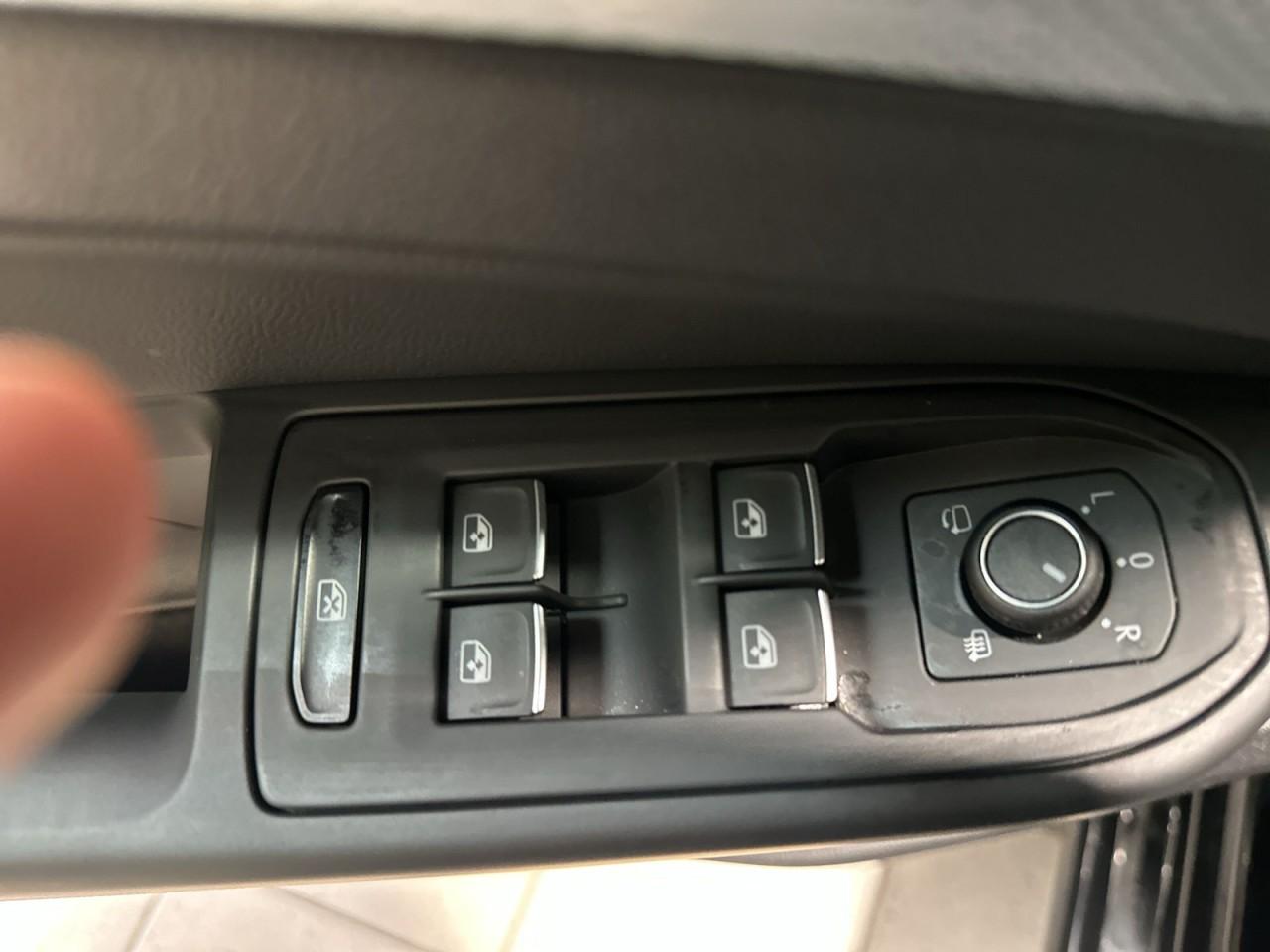 Volkswagen Golf VIII 1.5 eTSI GOAL OPF DSG+SHZ+BAA+USB+DAB+, миниатюра 17
