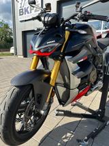 Ducati Streetfighter V4 SP2 - Ducati Streetfighter V2 S