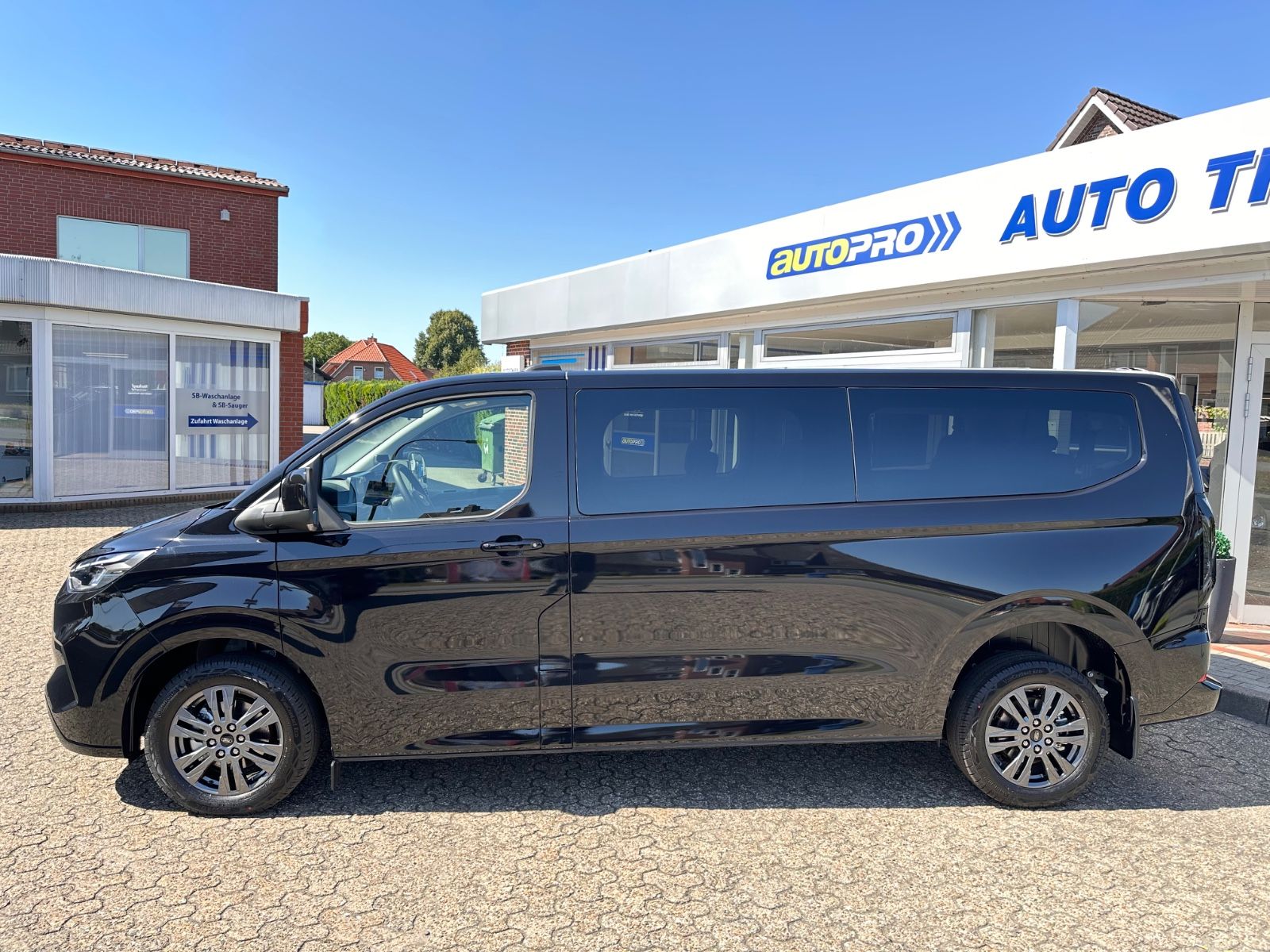 Fahrzeugabbildung Ford Tourneo Custom 2.0 EcoBlue 320 L2  Titanium Aut.