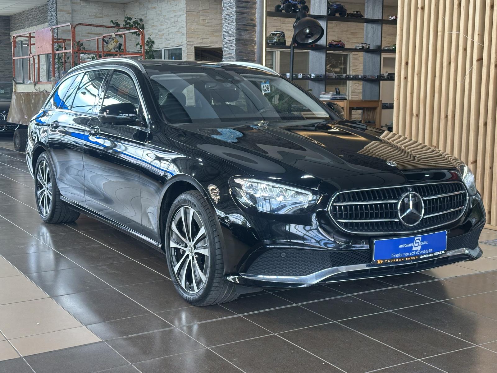 Mercedes-Benz E-Class de Burmester 360Cam Pano Luftfeder ACC AHK