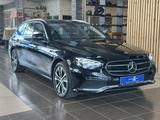 Mercedes-Benz E 300 de Burmester 360Cam Pano Luftfeder ACC AHK - gebrauchte Mercedes-Benz E 300 aus dem Jahr 2022