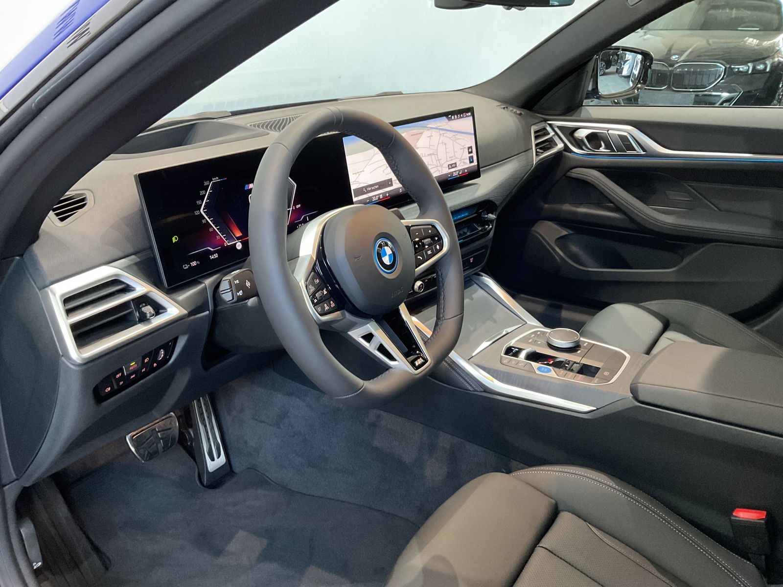 Fahrzeugabbildung BMW i4 xDrive40 *AHK *Glasdach *M Sportpaket pro