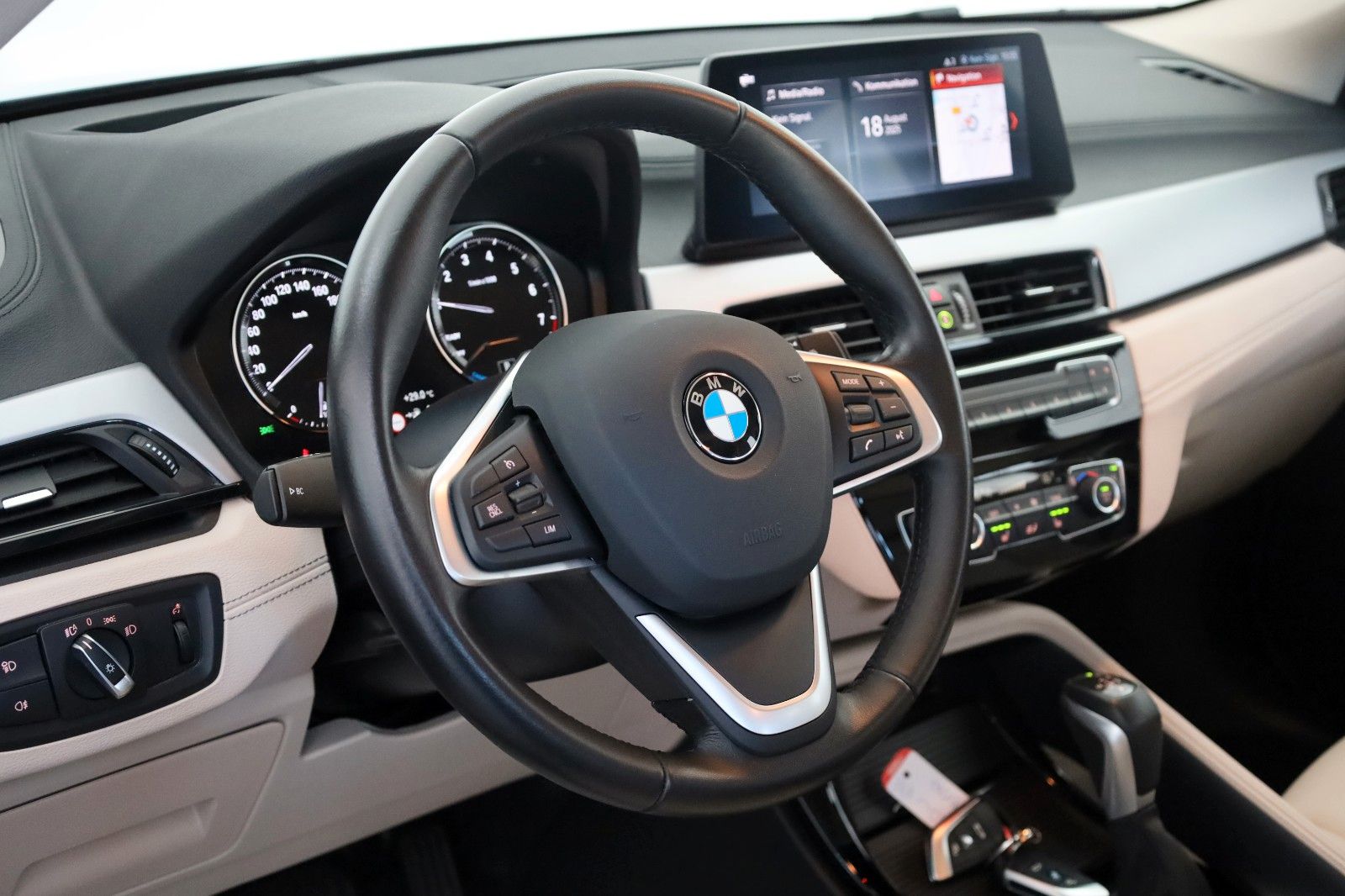 Fahrzeugabbildung BMW X2 xDrive 25e Advantage,Leder,Navi,SH,HUD,Kamera