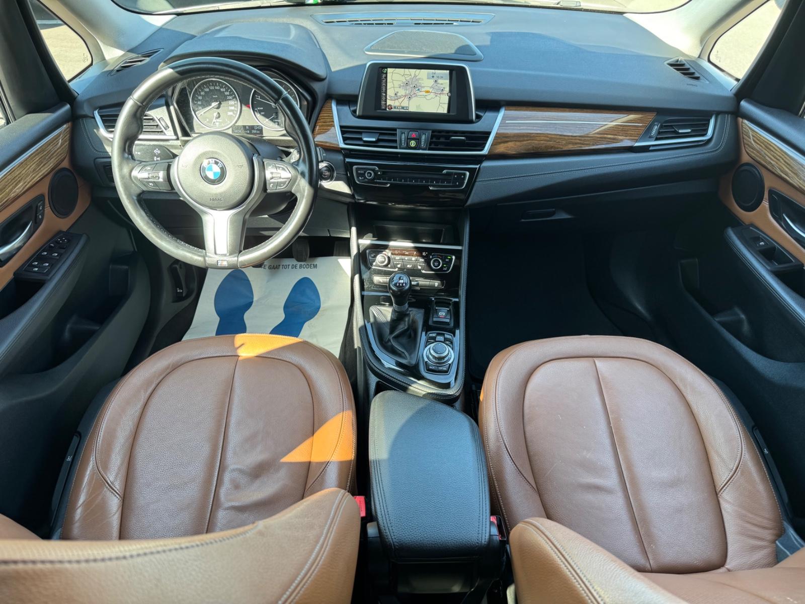 BMW 218 Active Tourer *NAVI*LEDER*PDC*LED*TEMP*
