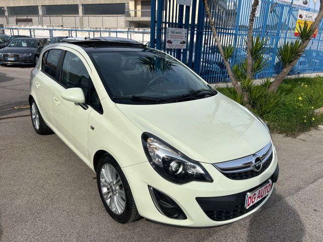 Opel Corsa 1.2 benzina 85 cavalli 2011 tetto apr