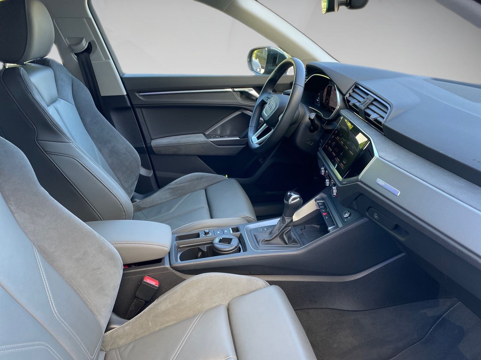 Audi Q3 45 TFSI e S-line Matrix Business TopView foto 9