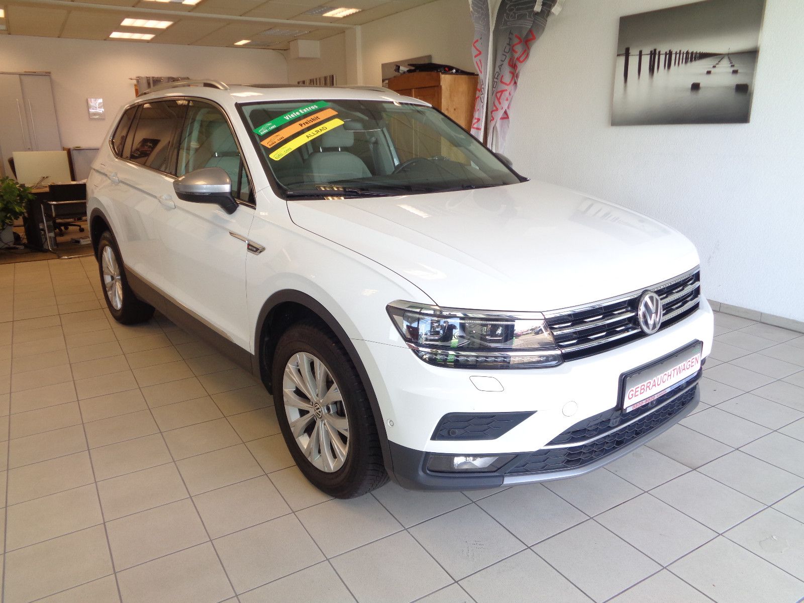 Fahrzeugabbildung Volkswagen Tiguan Allspace Highline 4Motion / KAMERA / LED