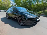 Tesla Model Y Performance Dual Motor AWD, Koni-FW  - Tesla Gebrauchtwagen in Frankfurt