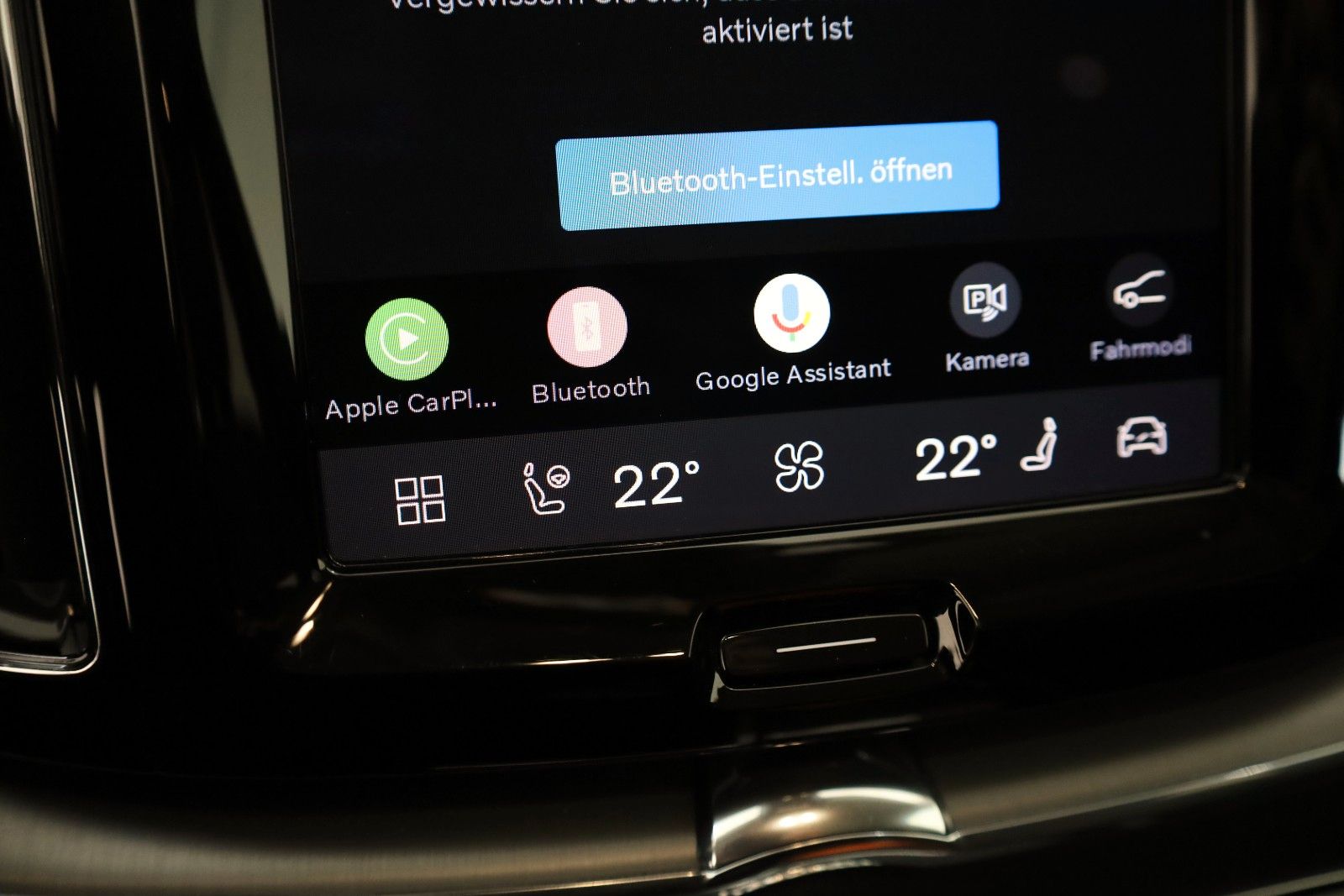 Fahrzeugabbildung Volvo XC60 T6 Recharge  AWD Leder,Navi,LED,Auto Pilot