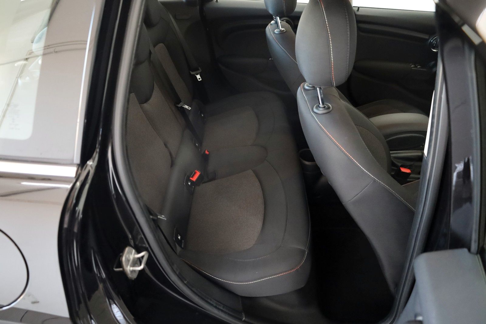 Fahrzeugabbildung MINI COOPER 5-trg.,Aut.,Navi,LED,Kamera,DAB,PDC