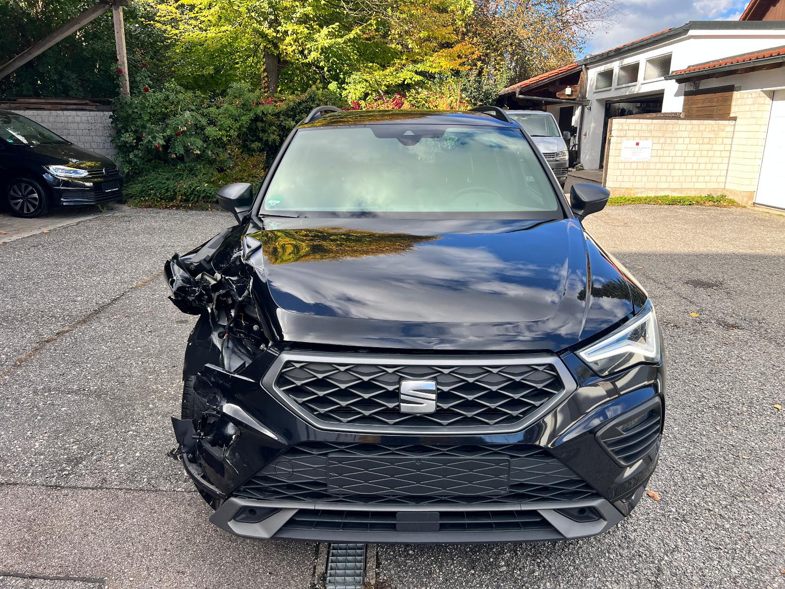 Seat Ateca FR Pano Leder Blechschaden VR Airbag OK