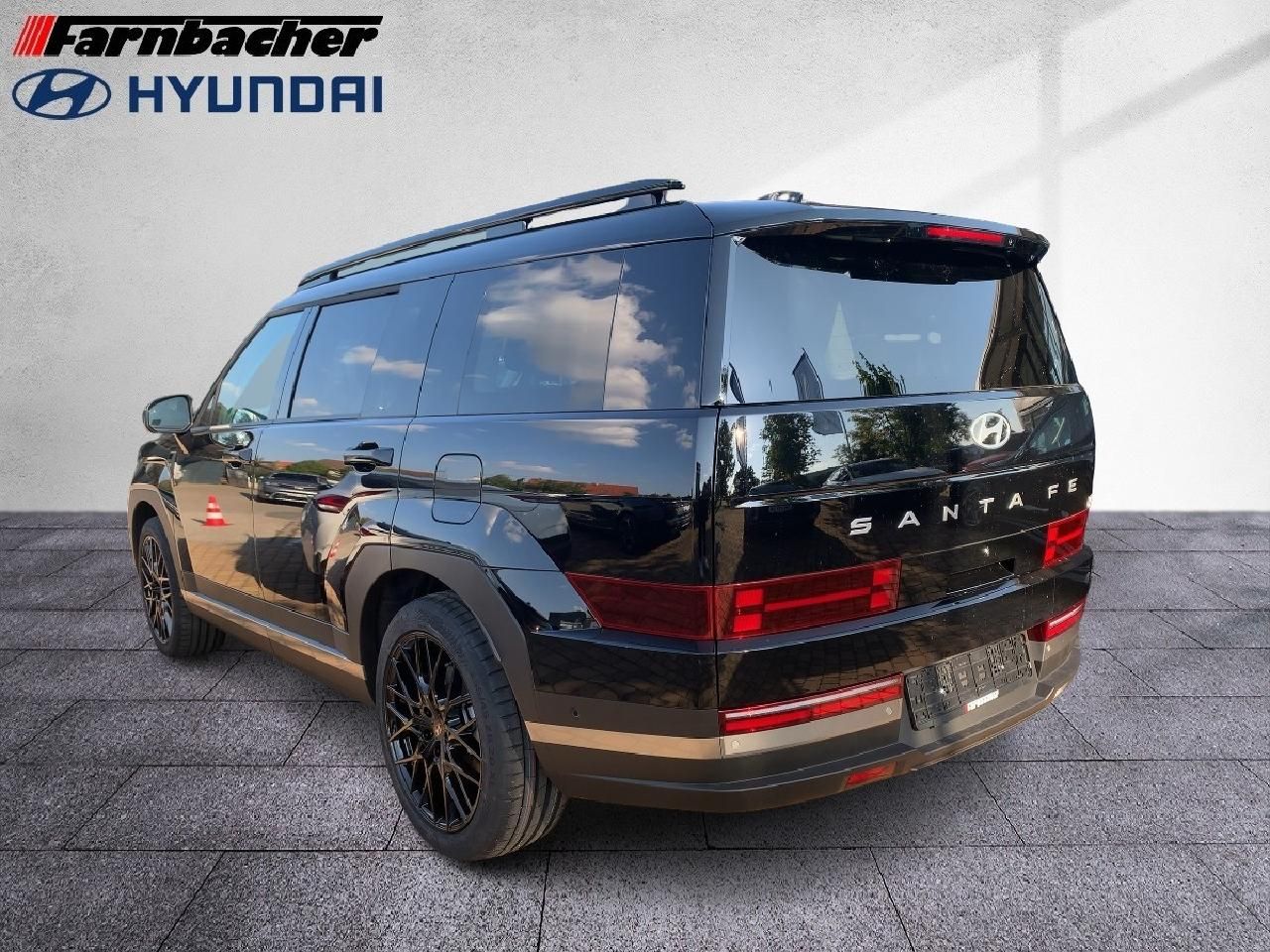 Fahrzeugabbildung Hyundai Santa Fe 1.6 T-GDI Hybrid 158 kW 4WD  INTRO