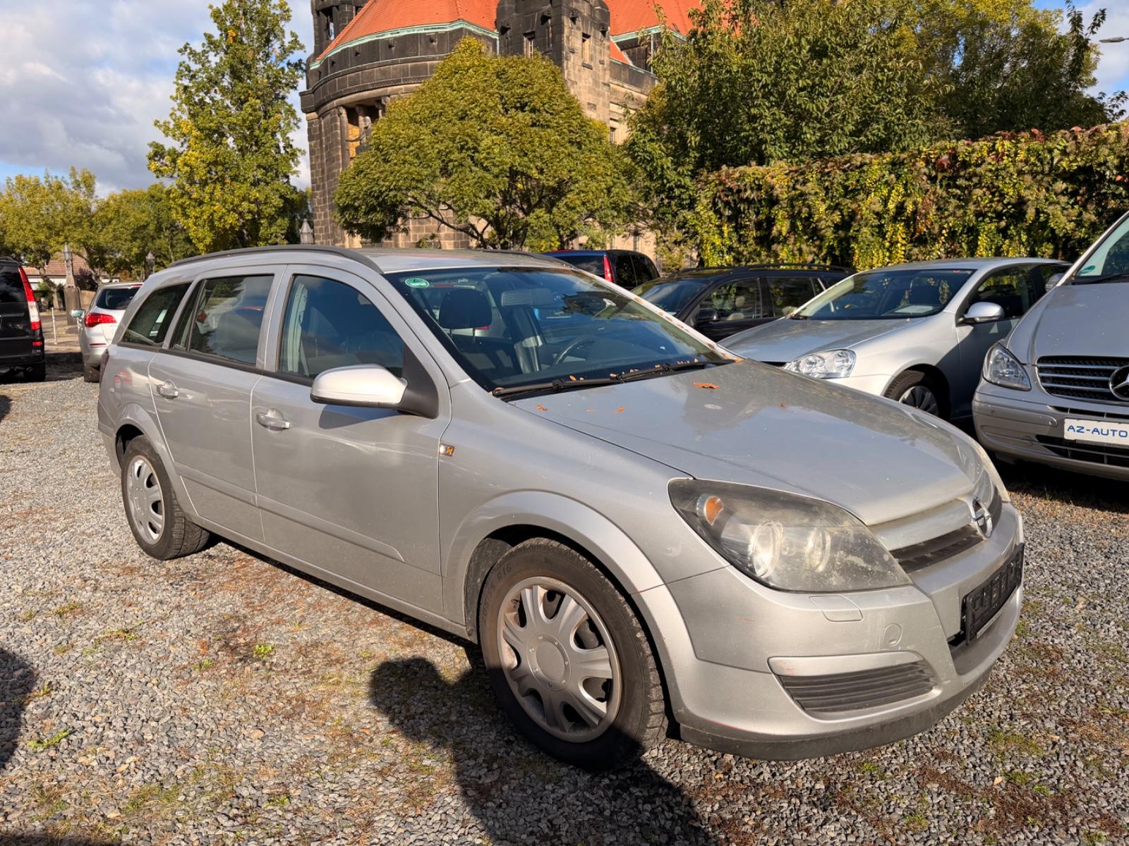 Opel Astra 2005 — interior