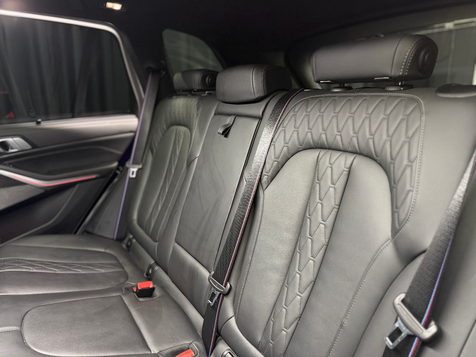Fahrzeugabbildung BMW X5 40 d xDrive M SPORT PRO|PANO|M-SITZE|INDIVID