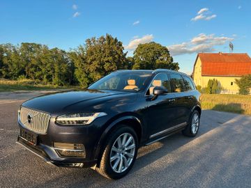 Volvo XC90 - 1