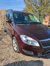 Skoda Roomster 1.4l MPI Family Edition 110tKM / 86 PS - Skoda Roomster: Navigationssystem
