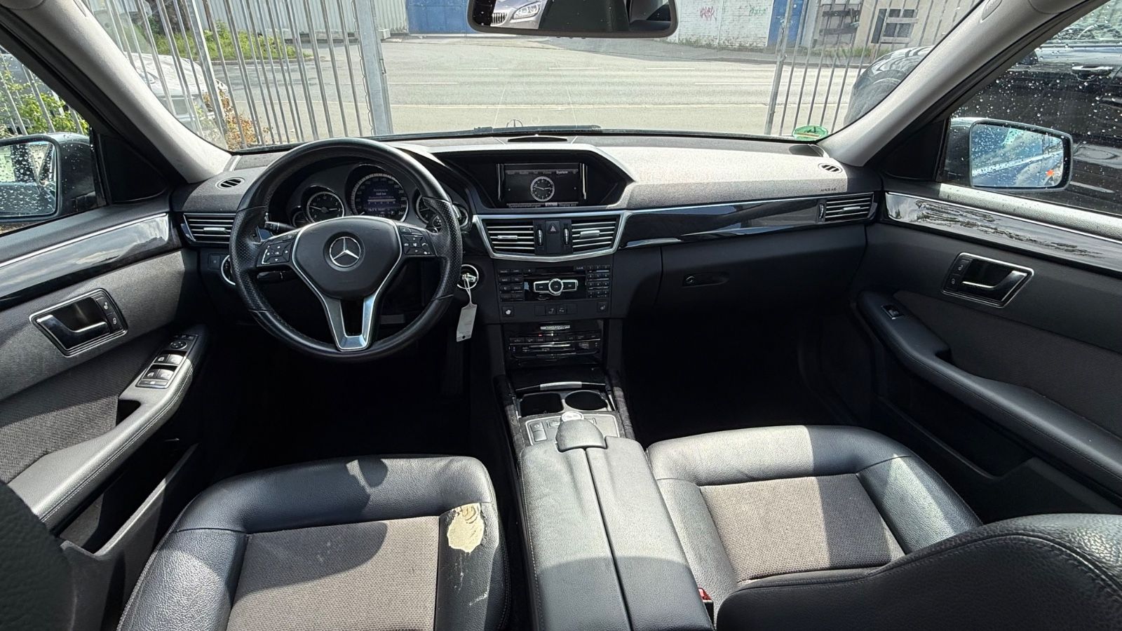 Fahrzeugabbildung Mercedes-Benz E 300 E Limousine E 300 BlueTec Hybrid