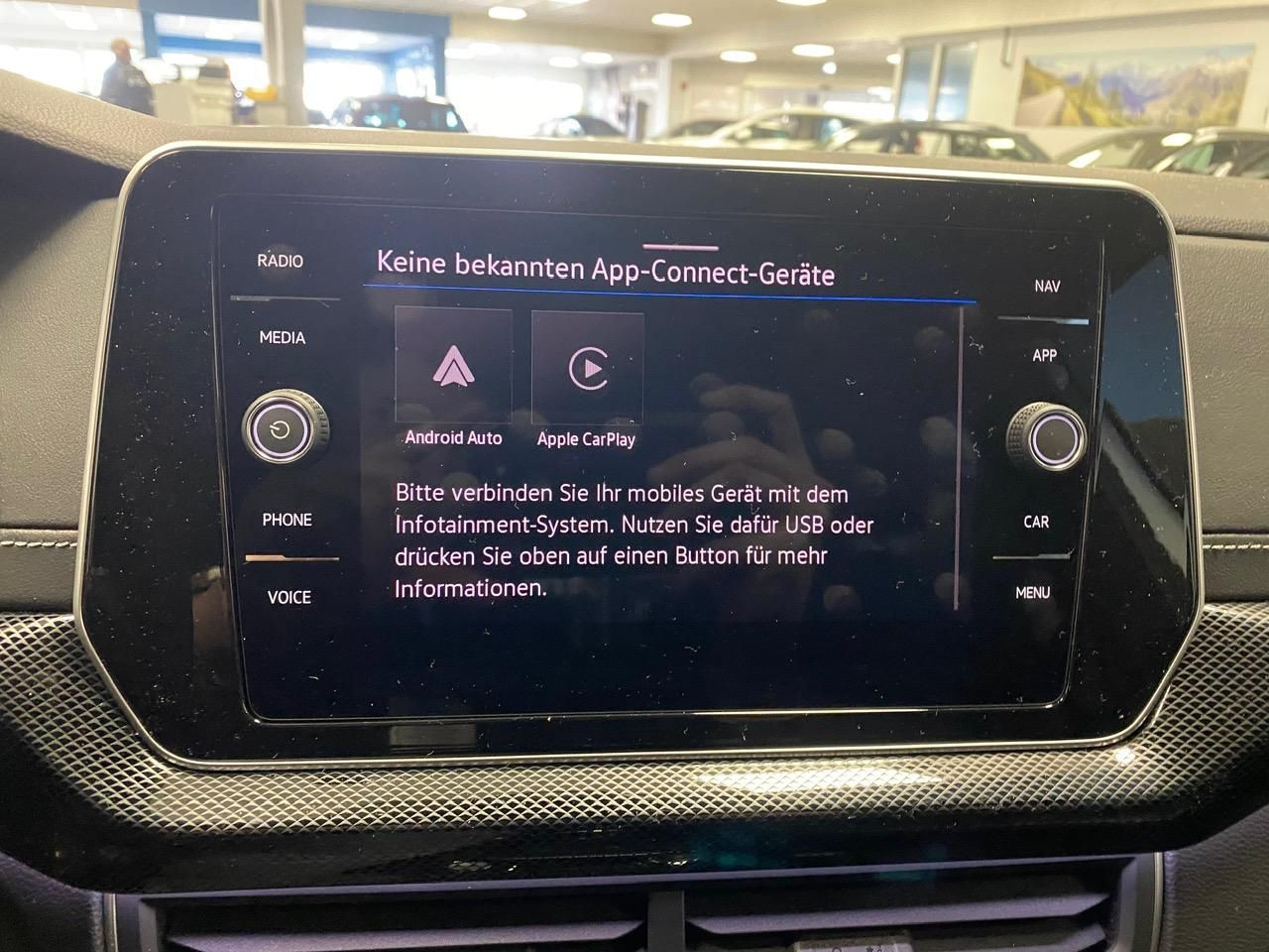 Fahrzeugabbildung Volkswagen T-Cross 1.5 TSI DSG BLACK STYLE R-Line+AHK+ACC++