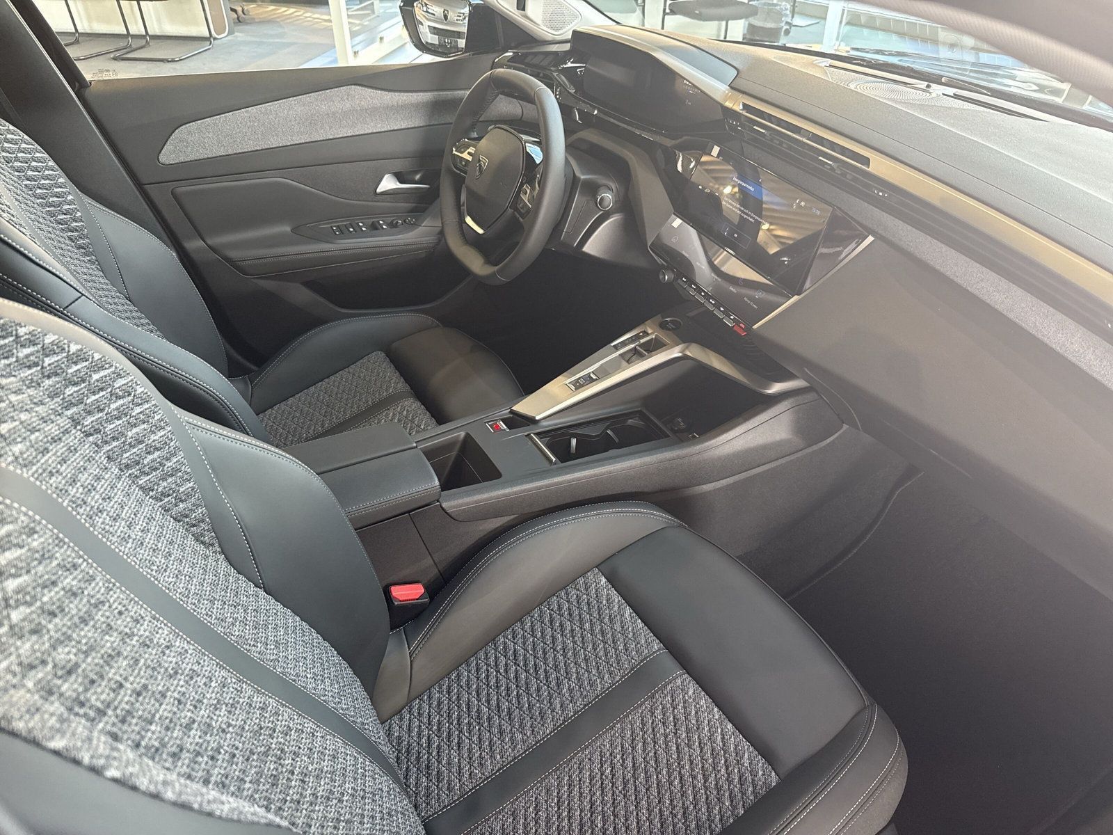 Peugeot 308 - Bild 6