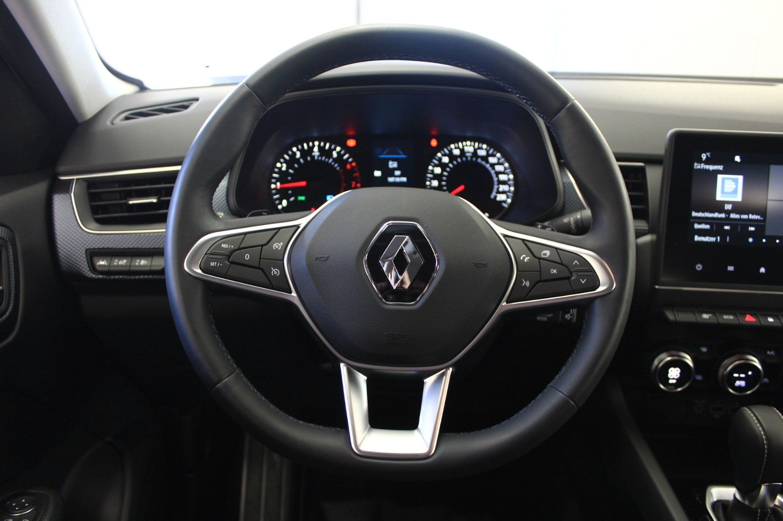 Fahrzeugabbildung Renault Arkana TCe 140 EDC ZEN *Easy-Link*Kamera*