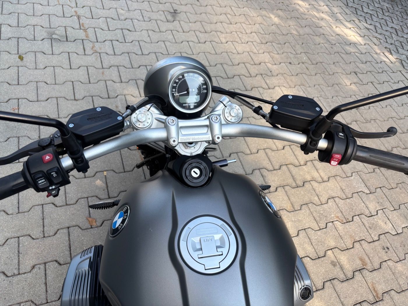 Fahrzeugabbildung BMW R nine T Scrambler