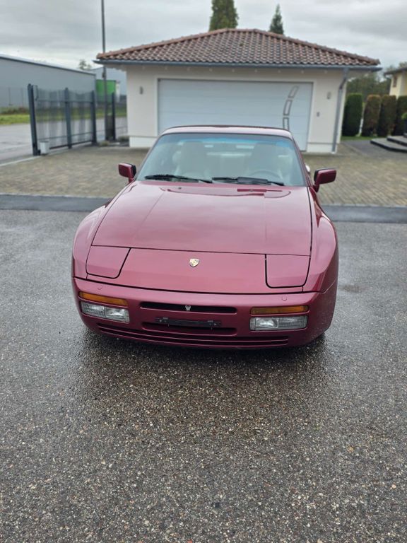 PORSCHE 944 1989