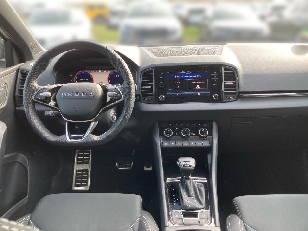 Skoda Karoq Sportline 4x4 *AHK,Pano,Sthz.*