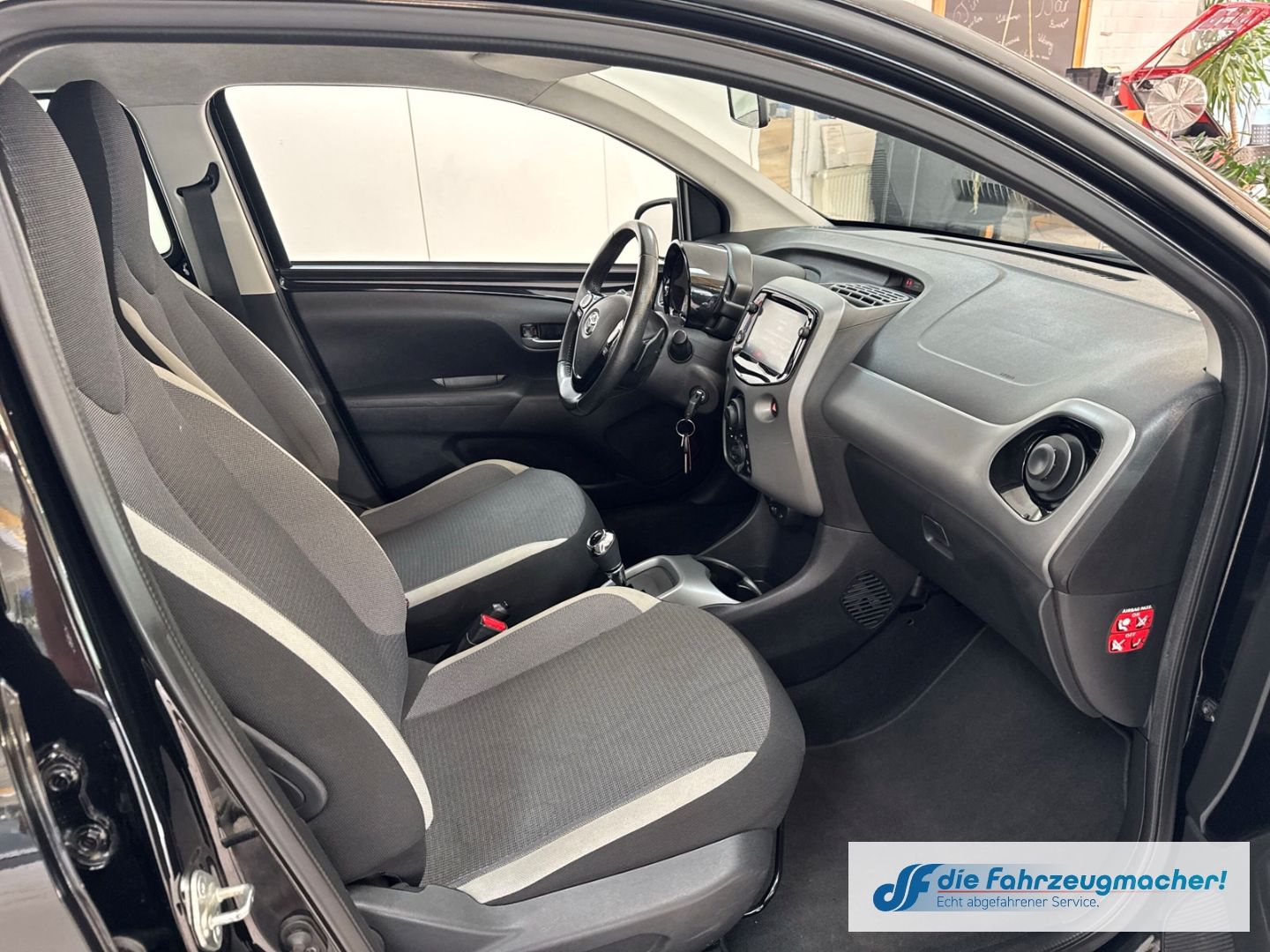 Fahrzeugabbildung Toyota Aygo X-Play Team D 1.0 EU6d-T Apple CarPlay Andr