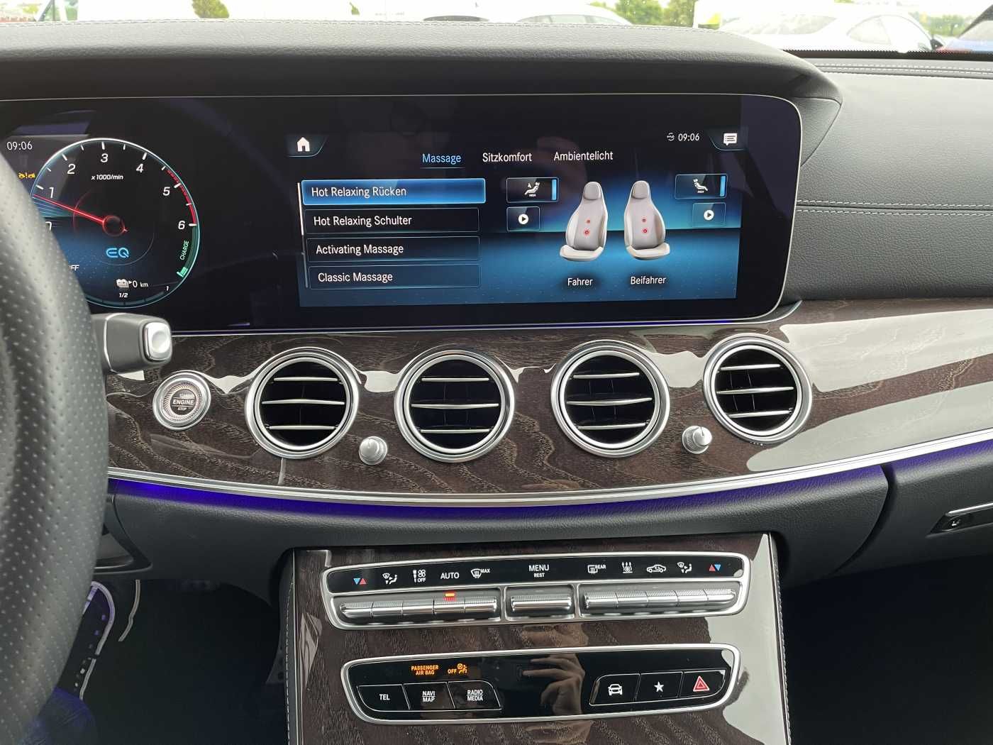 Fahrzeugabbildung Mercedes-Benz E 300 T de 4M AMG+AHK+Distr+Burm+ R-Kamera+Carpl