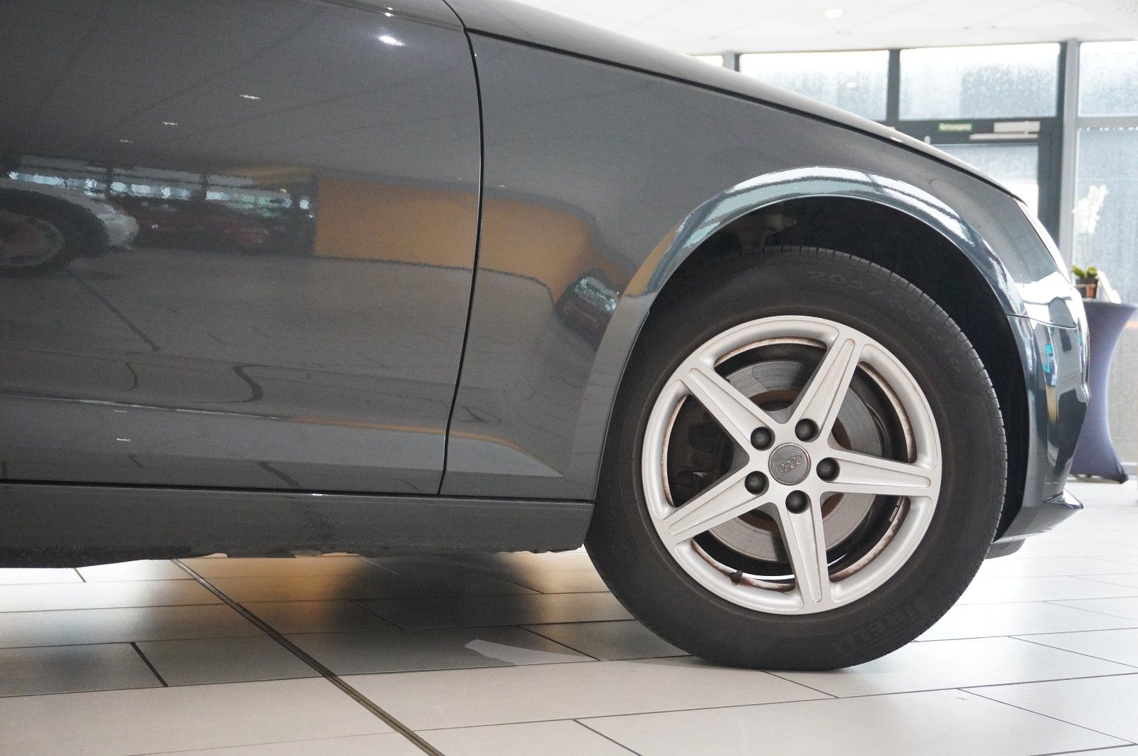 Fahrzeugabbildung Audi A4 Avant 2.0 TFSI ULTRA SPORT NAVI/LED/SHZ/PDC