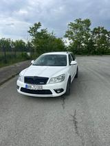 Skoda Octavia 2.0 TFSI DSG RS Combi RS - Skoda Octavia aus 2009: RS