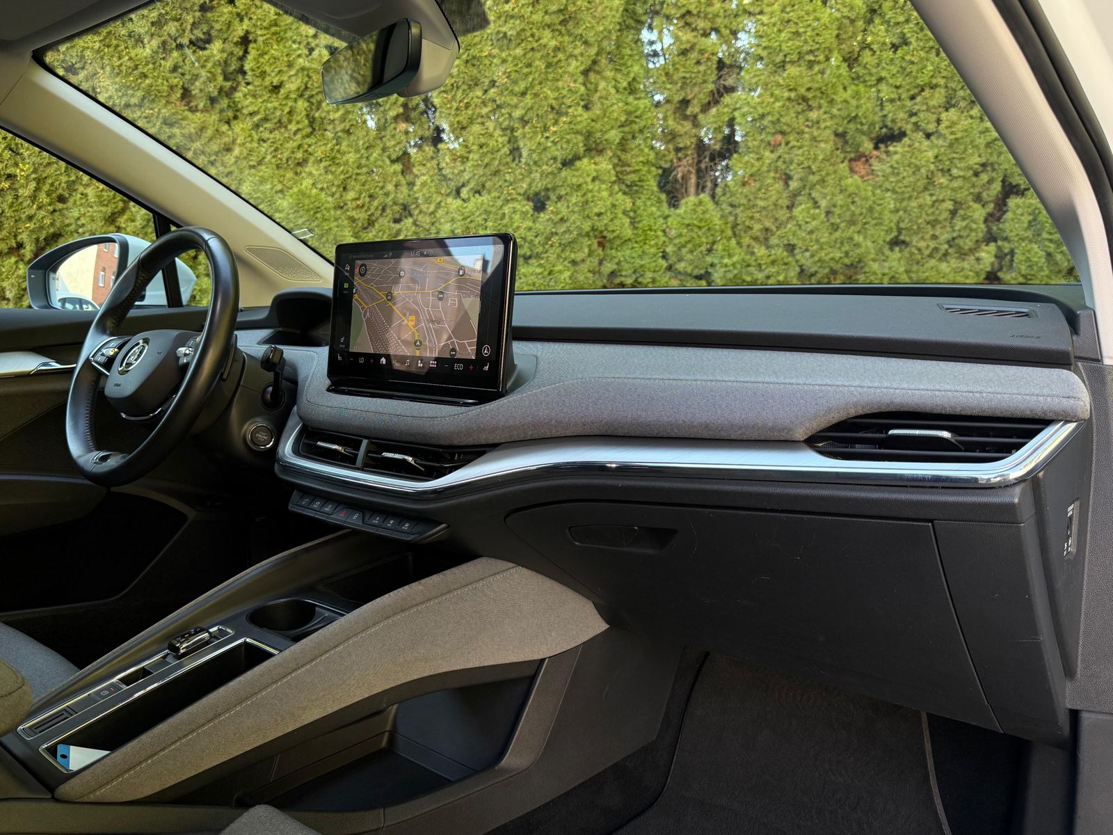 Fahrzeugabbildung SKODA Enyaq 80 Loft CCS+WÄPU+NAV+SHZ+KAM+ACC+AMBI+CARP