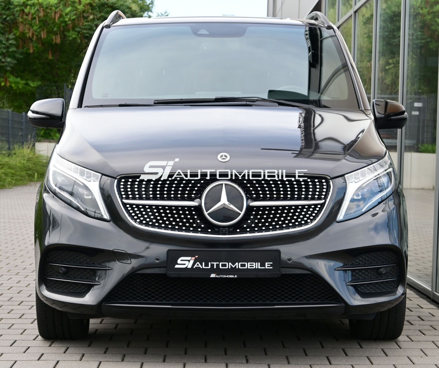 Fahrzeugabbildung Mercedes-Benz V 300 d 4M. 9G. Ed. AMG NIGHT °ACC°AHK°STANDHEIZ