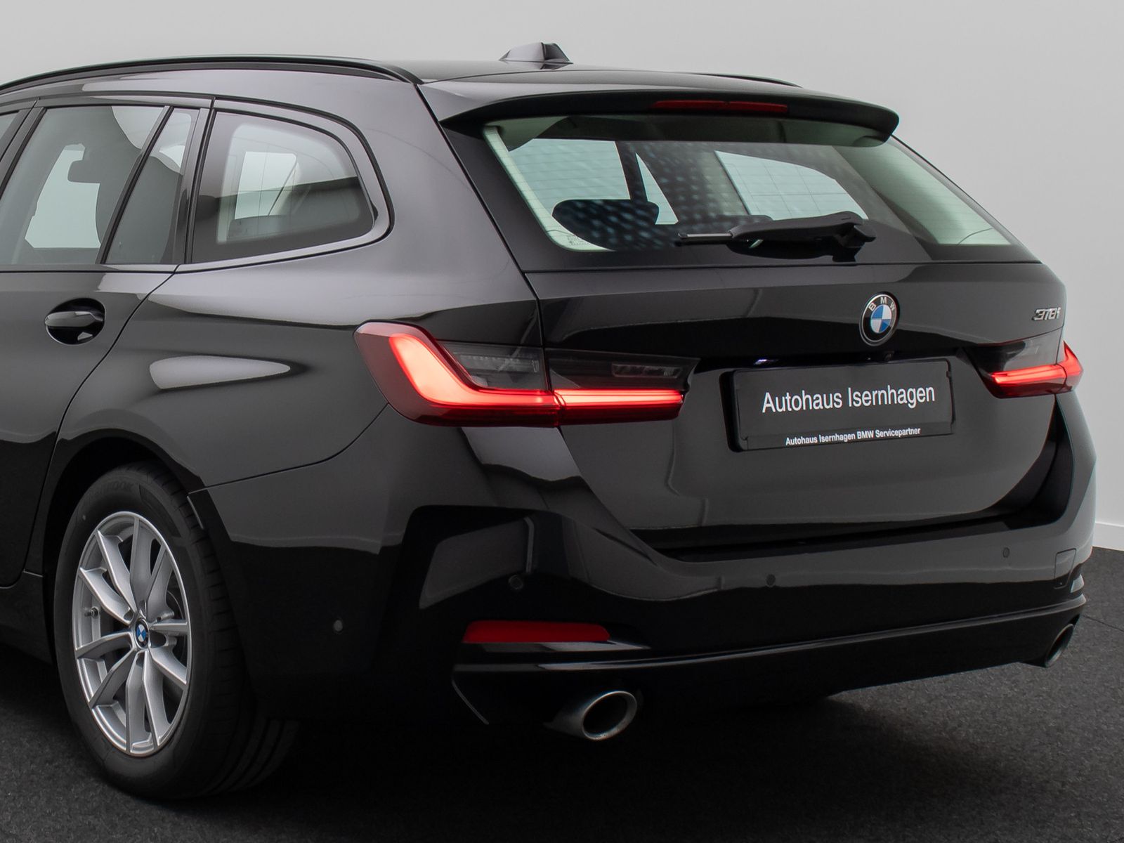 Fahrzeugabbildung BMW 318i Alarm DAB Kamera GeschwindigReg Sportlenkrd