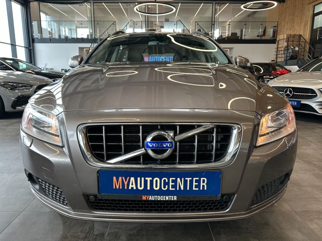 Volvo V70 Kombi Momentum *Leder*