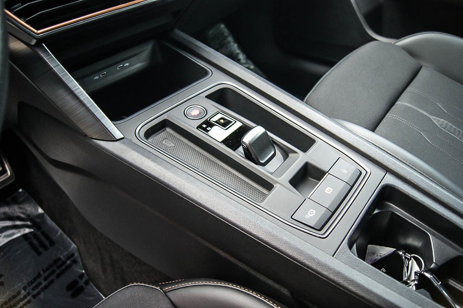 Fahrzeugabbildung CUPRA Leon Sportstourer e-HYBRID VIRTUAL ACC XL 1HAND