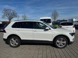 Volkswagen Tiguan 2.0 TDI DSG 4M Vollausstatung*Leder*Pano* - Volkswagen Tiguan mit Diesel-Antrieb: Vollleder, Beheizbares Lenkrad, Automatik