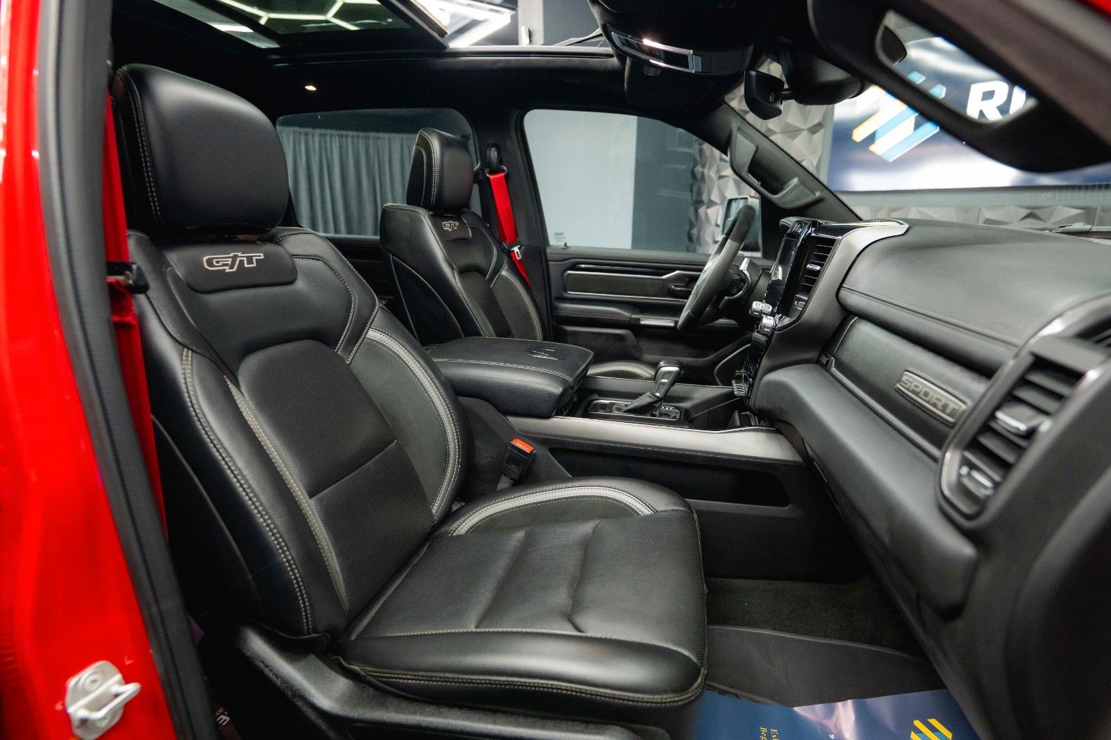 Fahrzeugabbildung Dodge RAM 5.7 V8 HEMI 4x4 NIGHT GT SPORT *Pano*22Zoll*