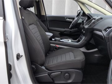 Ford S-Max - 8