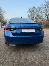 Skoda Škoda Superb Sportline 2.0 TDI DSG Racing Blue - : Racing